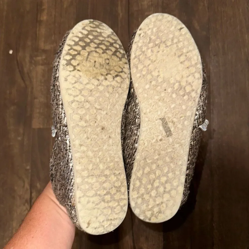 Toms metallic silver & bronze slip on 9.5 basic shoes